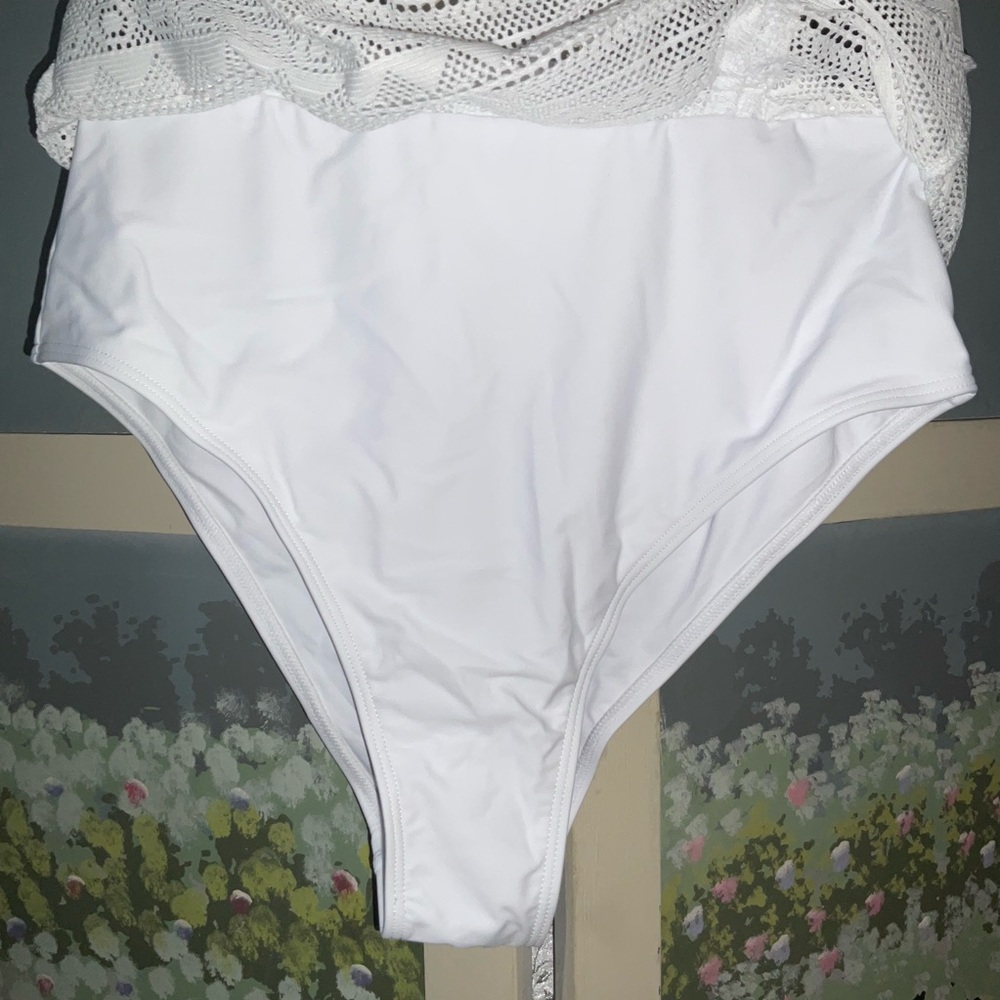 Cupshe White Lace Retro Swim Skirt, new, in original pouch, sold out style - Picture 8 of 14